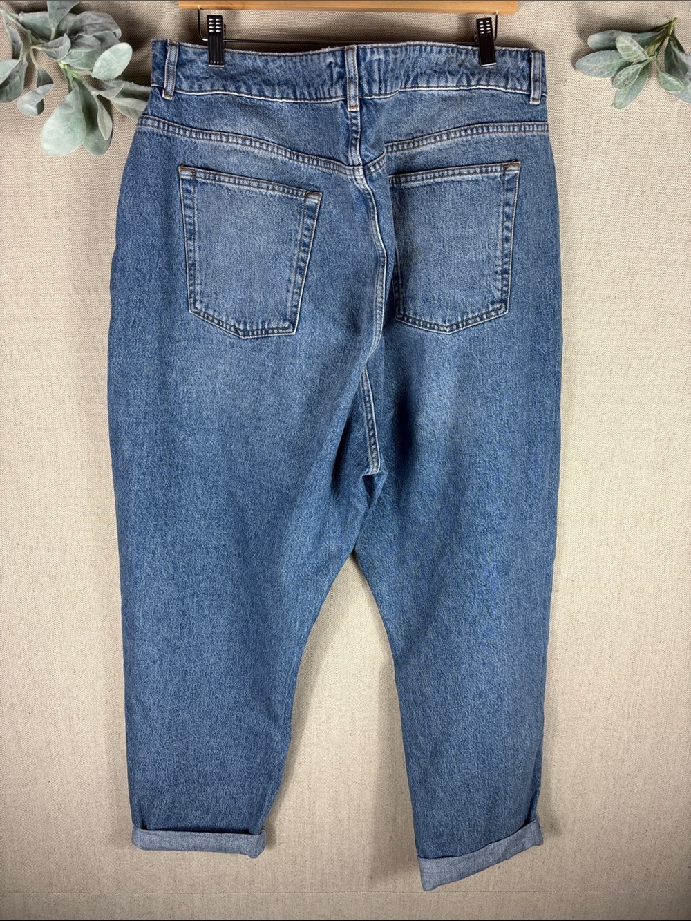 ASOS > High-Rise Relaxed Fit Blue Jeans 16 - Picture 6 of 6